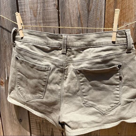 Genetic Bailey Colorblock Off White Beige Shorts in Hybrid 28 - Picture 4 of 11
